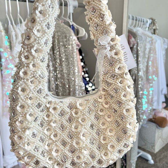 Handmade Handbags - Viral Beaded Ivory and Silver Shoulder Bag. NWT.